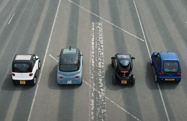 Elektromos minimálautók versenye – tippelj, melyik a leglassabb!