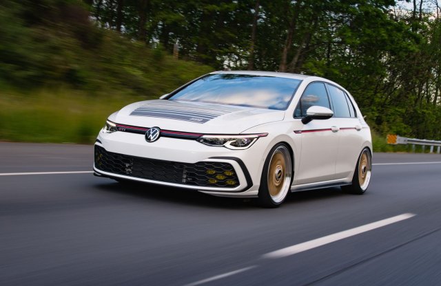 Retro tuningot kapott a Golf GTI