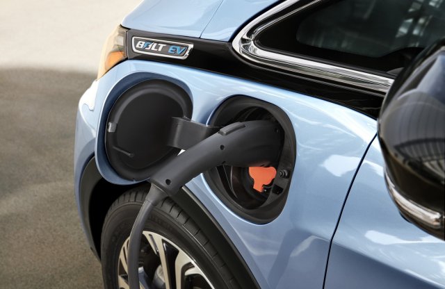 Tűzveszély miatt visszahívják a Chevrolet villanyautóit