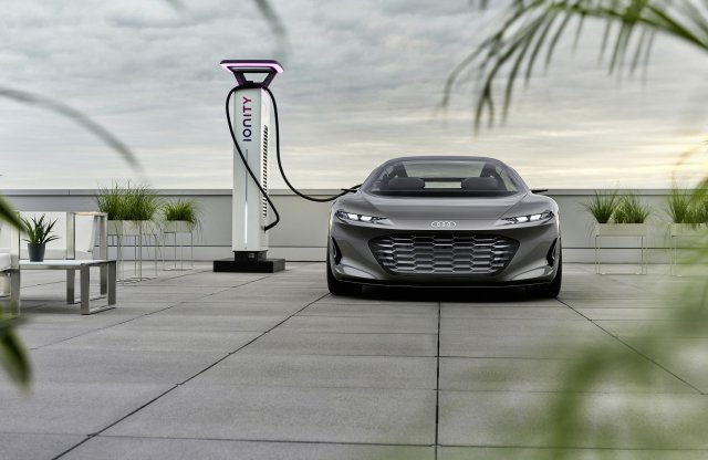 Végre egy koncepcióautó, ami nincs tele képernyőkkel