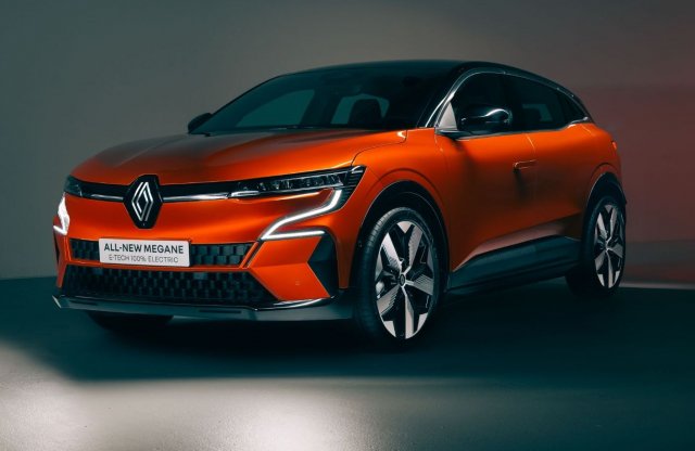 Teslát fricskázva érkezik a teljesen elektromos Renault Megane