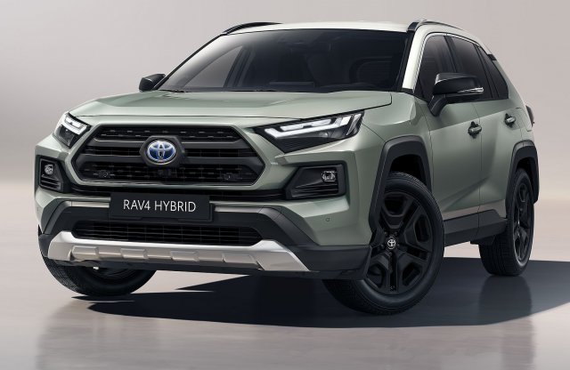 Frissült és új változatot kapott a Toyota RAV4