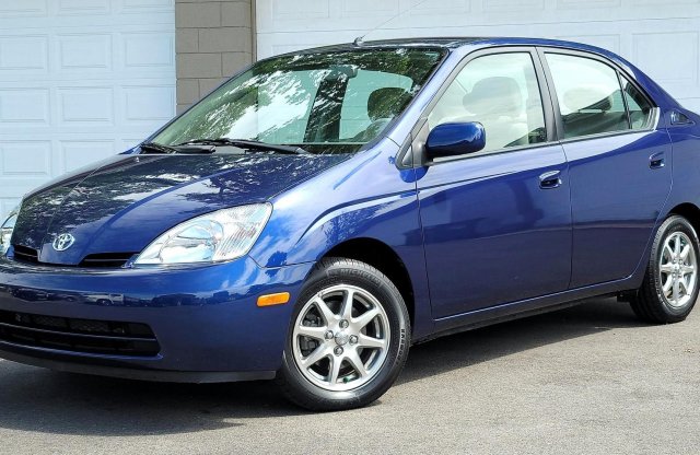 Vennél újonnan egy 2003-ban gyártott Priust?