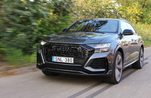 Fegyverviselési engedély kéne hozzá - Audi RS Q8
