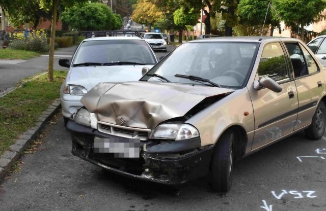 Két autót tört meg jogsi nélkül az ittas suzukis Ózdon