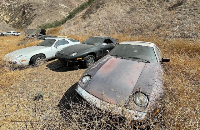 Magukra hagyott Porschékra bukkantak a kaliforniai hegyekben