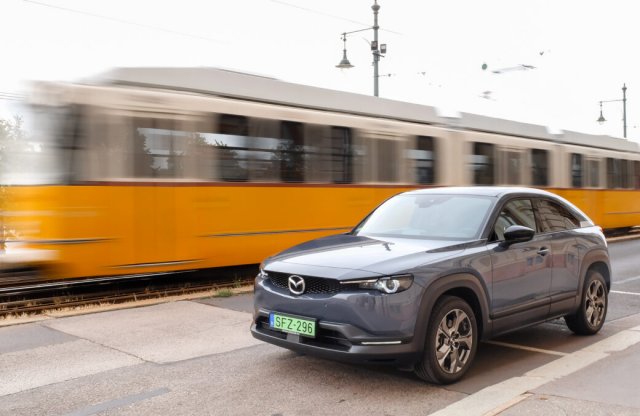 Hivatalos: érkeznek az új szabadidő-Mazdák, már nevük is van!