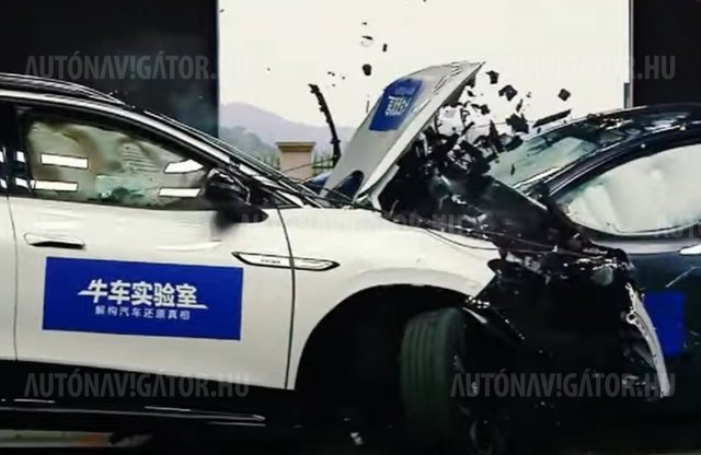Ez történik, ha egy Model Y és egy ID.6 CROZZ ütközik