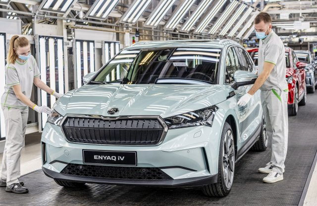 Jobban megviseli a chiphiány az autóipart, mint a COVID