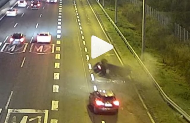 Videón a félelmetes baleset az M1-M7 bevezetőn!
