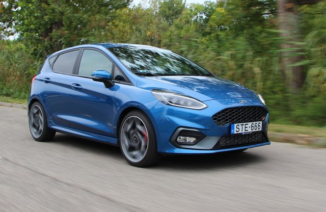 ST-vel dicsérd a napot!