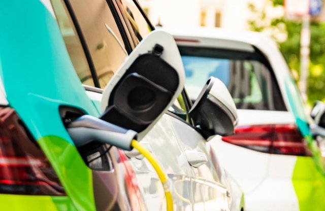 Így tudtok jelentkezni villanyautó-szerelői továbbképzésre!