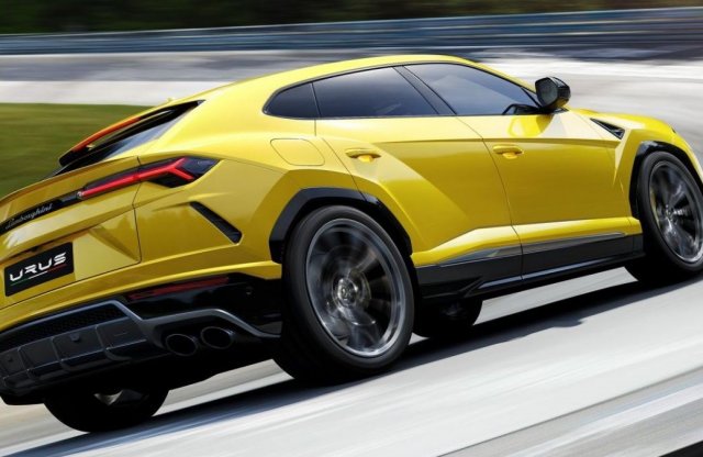 840 lovas Lamborghini Urust videóztak 320 felett az Autobahnon