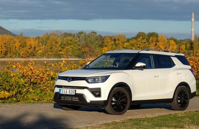 Vigyázat, harap! SsangYong Tivoli Grand teszt