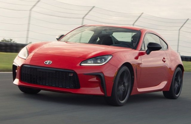 Japán gyártók fogtak össze a belsőégésű motorok megtartásáért