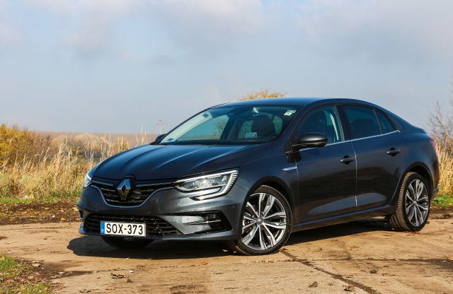 Született cégautó dízelmotorral a szedán Megane?