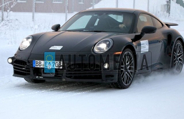 Kémfotókon a frissülő Porsche 911