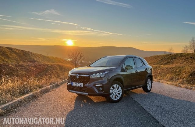 Itt a Vitara trónfosztója? Suzuki S-Cross teszt
