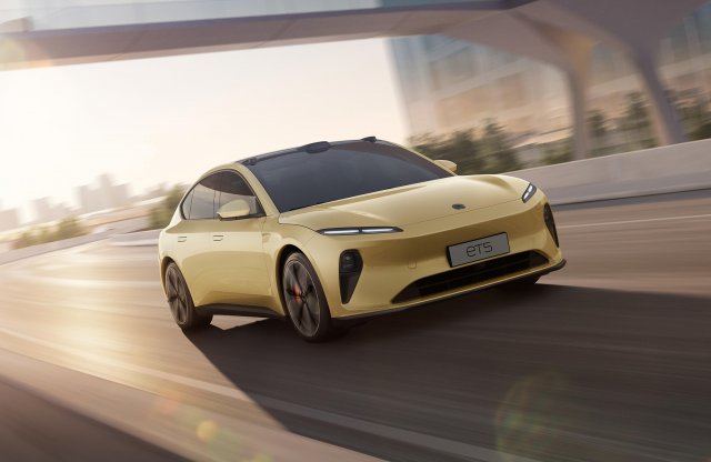 Akár 1000 kilométert is tud egyetlen töltéssel a NIO új szedánja