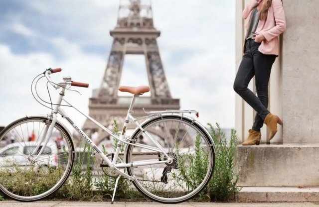 Sétálni és bringázni kell márciustól a francia autóreklámokban