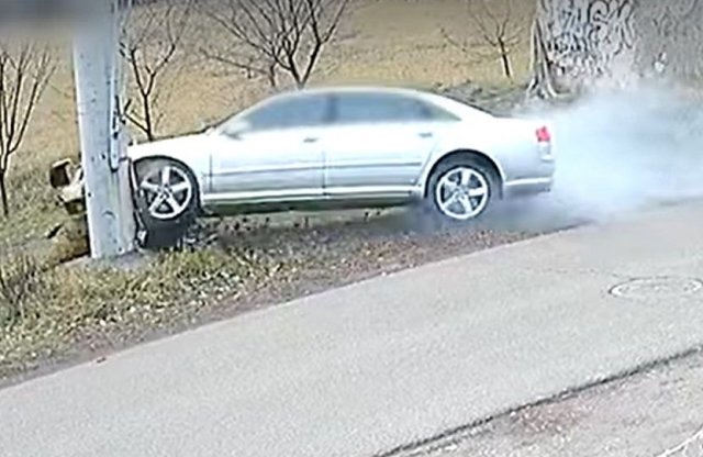 Villanyoszlop vetett véget egy rendőrségi üldözésnek Budapesten