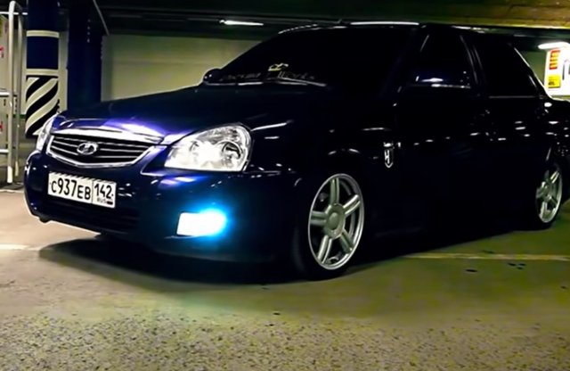 Ilyen, amikor dalban istenítenek egy Ladát!