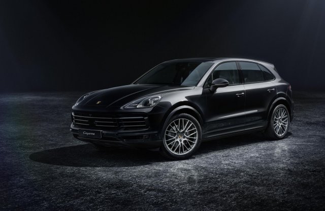 A platina csillogásával csábít a Porsche Cayenne