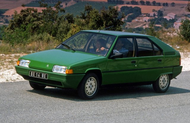 A szögletes UFO, ami három kerékkel is ment, ha kellett