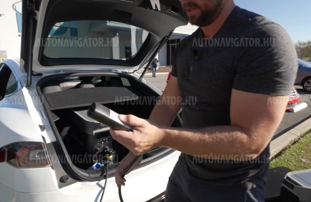 Íme a villanyautók „benzineskannája”, mutatjuk hogy működik!