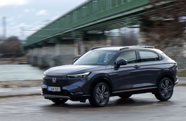 Nincs benne váltó, de így sem olcsó – hazai próbán a Honda HR-V