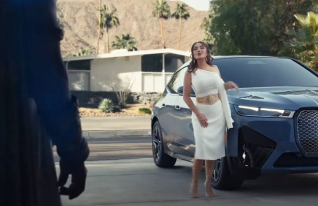 Parádés videón a BMW iX és Arnold Schwarzenegger