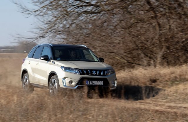 Mit tud hosszabb távon? Teszten a hibrid Suzuki Vitara