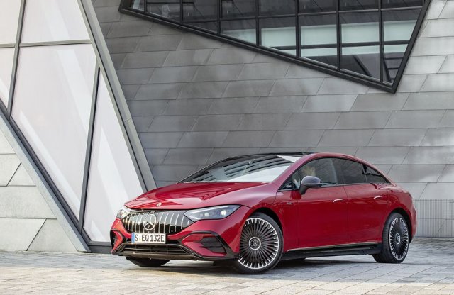 Új belépő szintű modell érkezett az AMG-s villanyautók közé