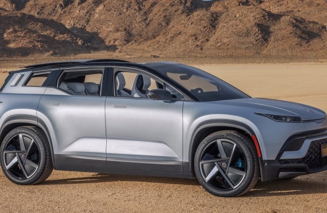 Európában is szerencsét próbál a Fisker új szabadidő-autója