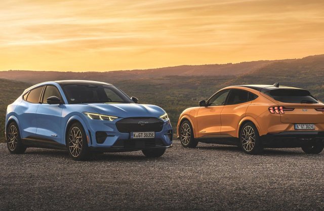 Két részre válik szét a Ford