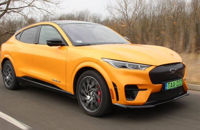 Kezdem érteni a villany-Mustangot: Mach-E GT teszt