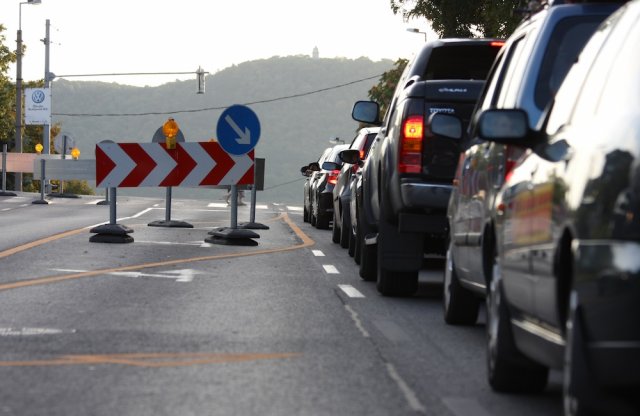 Új rekordot ígérnek a tavaszi útfelújítások