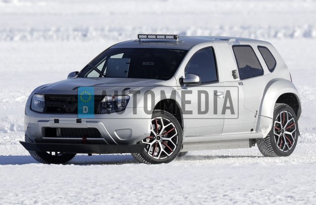 Dacia Dusternek álcázva tesztelik az Alpine új kupé SUV-ját