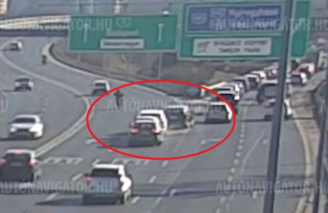 Videó: hirtelen fékezett, balesetet okozott, majd elhajtott