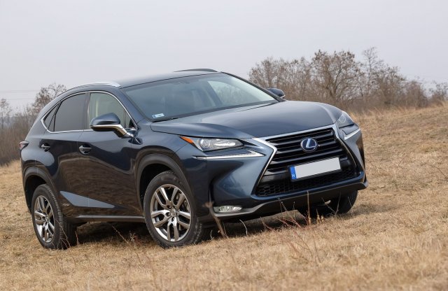 Íme a legolcsóbb használt Lexus NX! Mi baj lehet?