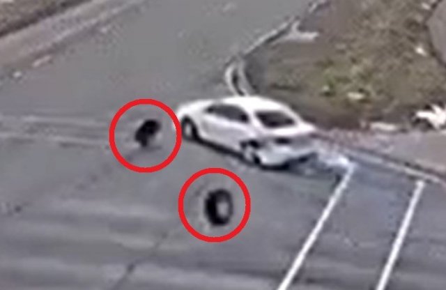 Videó: repül a nehéz kerék, ki tudja hol áll meg?