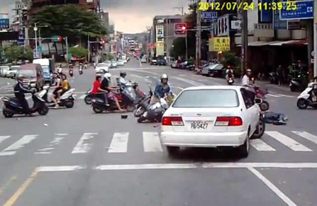 Több mint félmillió robogós jár biztosítás nélkül Magyarországon