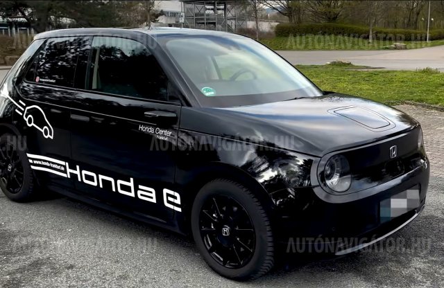 Így esik a Honda e töltöttsége a német autópályán!