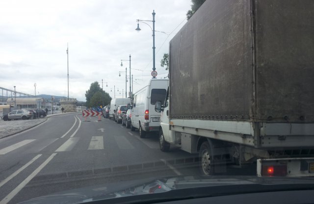 Búcsút inthetnek az autósok a pesti alsó rakpart egy szakaszának