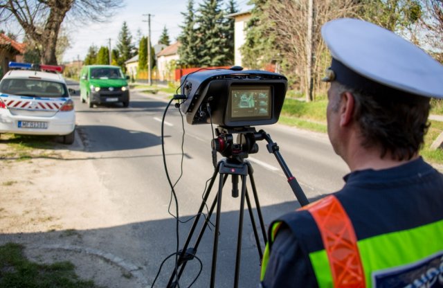Vége a gyorshajtásnak? Kötelező lesz a sebességszabályozó