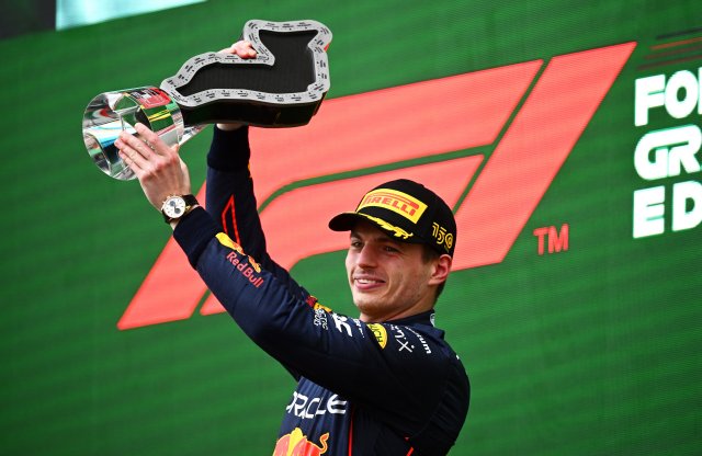Pole, leggyorsabb kör, győzelem - Verstappen Imolában
