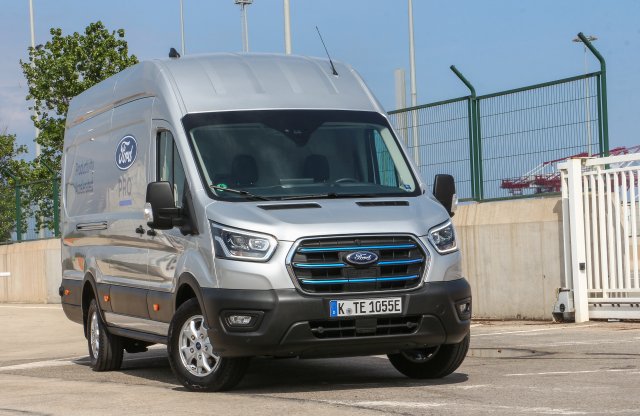 Így fogsz hamarosan Te is villanyfurgonnal melózni!