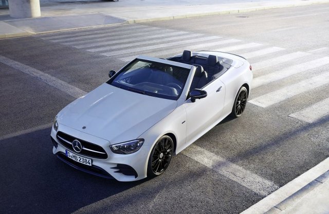 „Éjjeli” különkiadás jön a valaha volt legsikeresebb Mercedesből