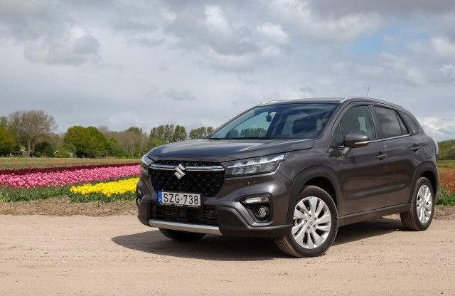 42 óra egy Suzukiba zárva? Megoldás a 800 forintos benzinre!