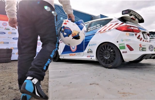 Egy autóversenyző rendőr tippjei a biztonságos közlekedéshez